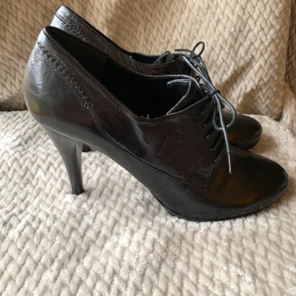 Nine West - Candyce Black Leather Bootie in Size 10.5